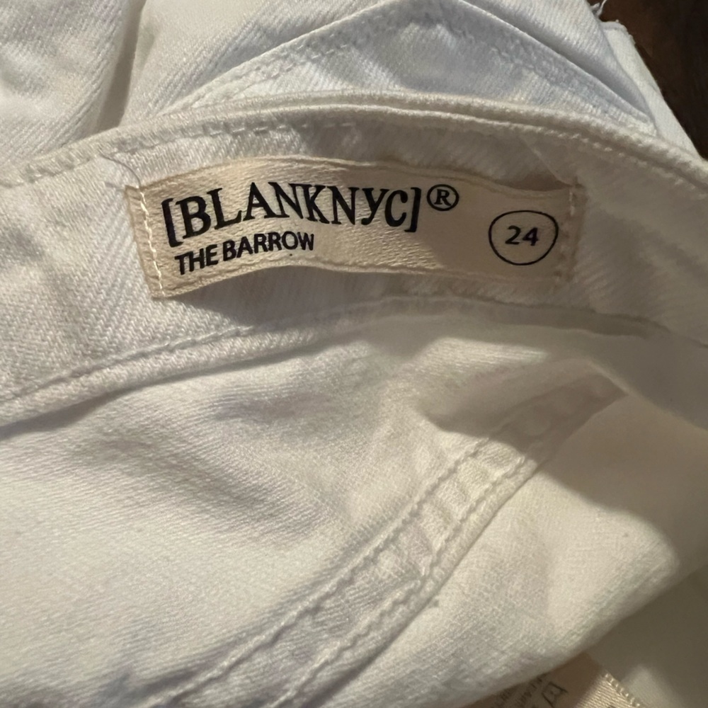 🌻BLANK NYC White Eyelet Denim Shorts - Picture 4 of 6